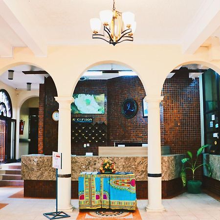 Lotus Hotel Mombasa Bagian luar foto