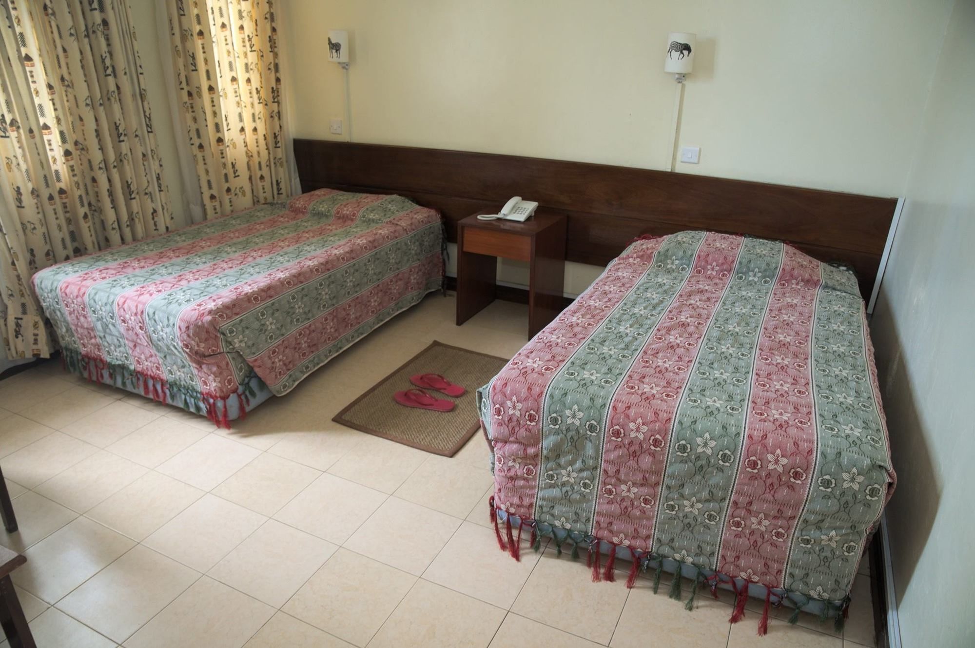 Lotus Hotel Mombasa Bagian luar foto